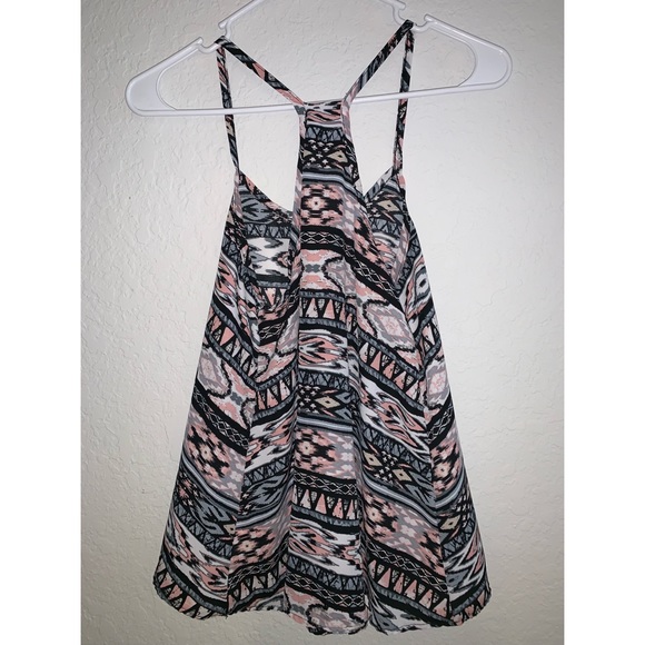 Fun patterned tank - Picture 2 of 2